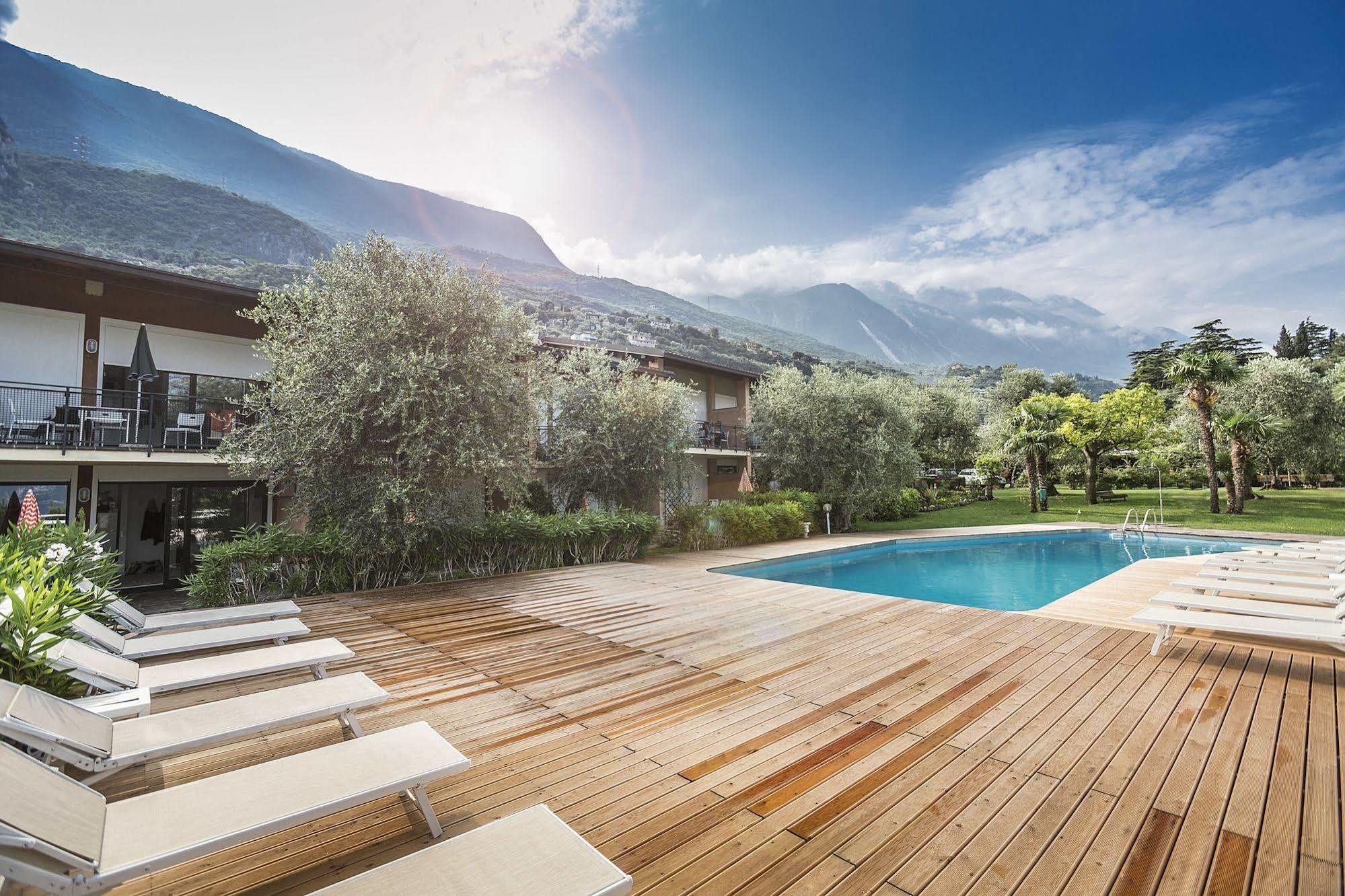 Residence Parco Lago Di Garda Μαλτσεζίνε Εξωτερικό φωτογραφία